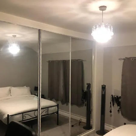 Cozzy Living Leeds (West Yorkshire)