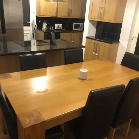 Cozzy Living Homestay *