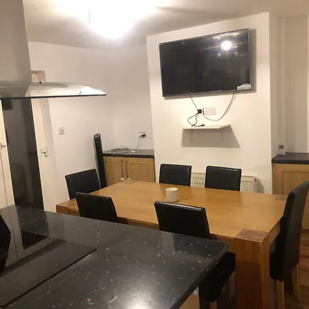 Cozzy Living Leeds (West Yorkshire)
